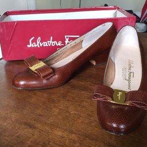 Classic Salvatore Ferragamo pumps